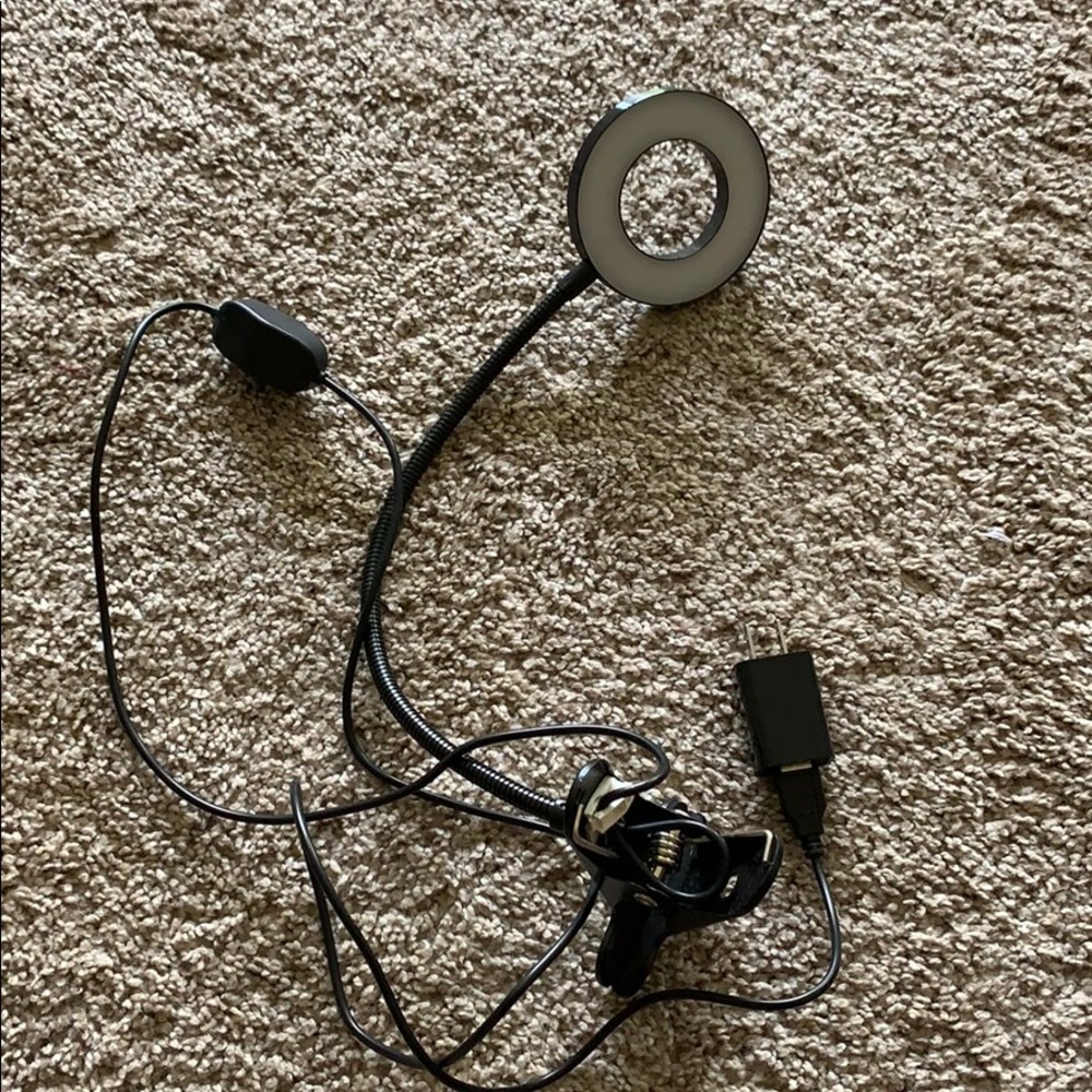 Mini clip on ring light